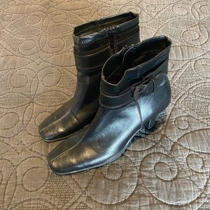 Women’s square toe bootie
